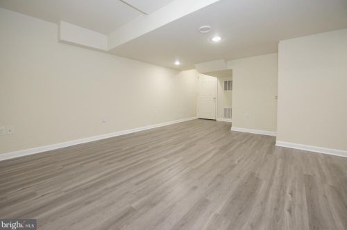 362 Bowler Ct, Piscataway NJ 08854-6649 exterior