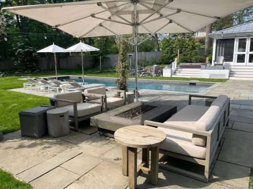 113 North Ave, Westport CT  06880-2727 exterior