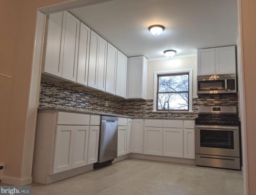 12 Gln Clair Dr, Trenton NJ 08618-1943 exterior