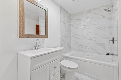 308 Frazier Dr, Pittsburgh PA 15235-5257 exterior