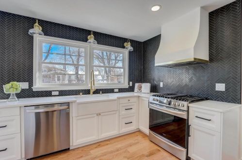 2738 117th Pl, Milwaukee WI  53222-4102 exterior