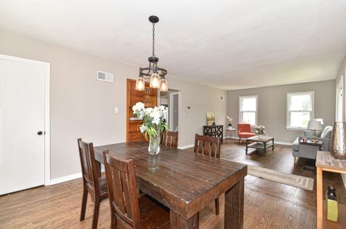 8912 Auer Ave, Milwaukee WI  53222-3624 exterior