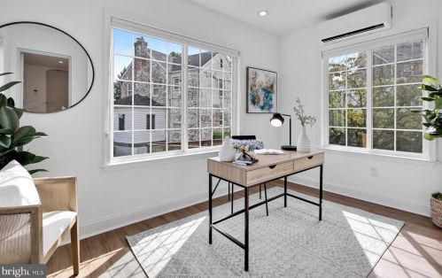 618 Wayne Ave, Silver Spring MD  20910-5556 exterior