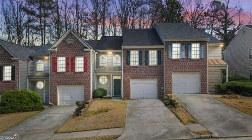 351 Parkview Manor Dr, Tucker GA  30084-8914 exterior