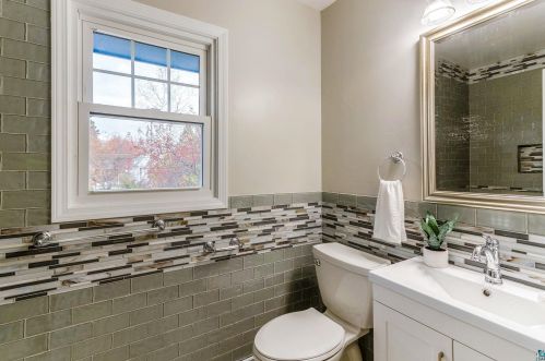 4927 Oakley St, Duluth MN 55804-1325 exterior