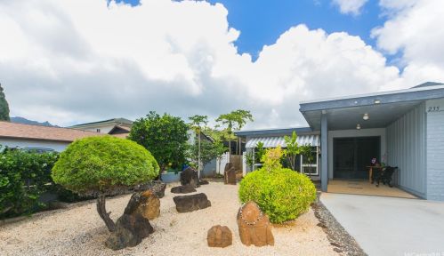 235 Ainahou St, Honolulu, HI 96825-1512