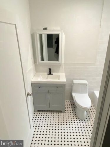 1810 Frankford Ave, Philadelphia PA 19136-3133 exterior