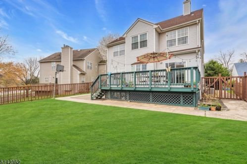 9 Delaney Ct, Bridgewater NJ 08807-5568 exterior