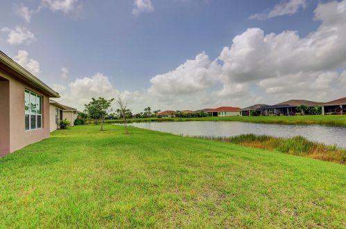 9516 Royal Poinciana Dr, Fort Pierce FL  34987-2506 exterior