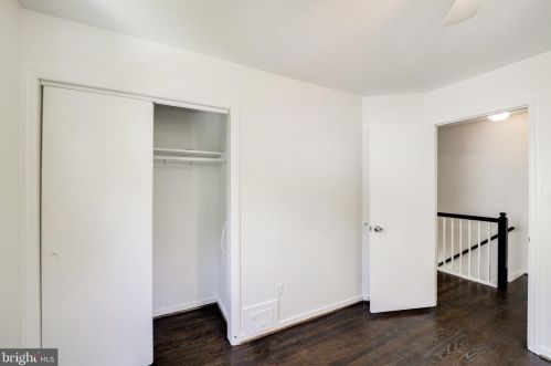 6928 Westhampton Dr, Alexandria VA 22307-1528 exterior