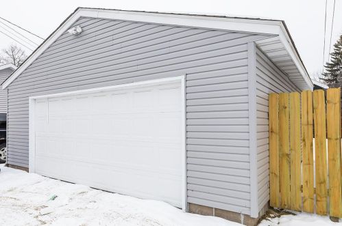 1657 Charles Ave, Saint Paul MN 55104-2226 exterior