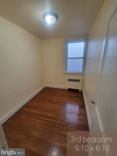 1248 Magee Ave, Philadelphia PA  19111-4942 exterior