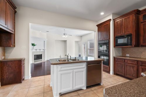 15115 Blakehill Dr, Frisco TX 75035-4809 exterior