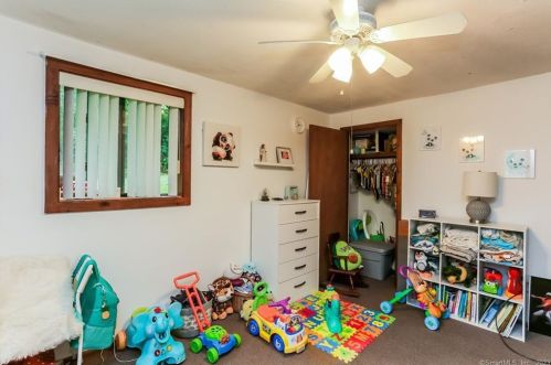 195 Mtn Rd, Torrington CT 06790-2708 exterior