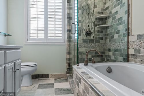 4813 Blaine Ave, South Saint Paul MN 55076-1312 exterior