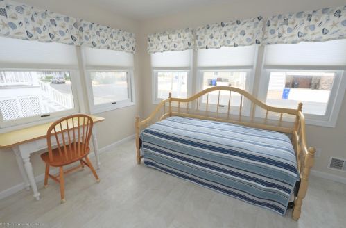 21 Dover Ave, Lavallette NJ 08735-2704 exterior