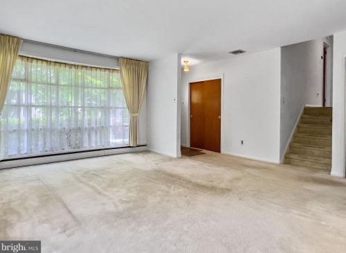 336 Ainslie Rd, Huntingdon Valley PA 19006-8701 exterior