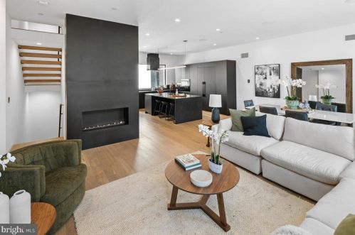 1355 Kater St, Philadelphia PA 19147-1817 exterior