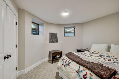 4727 Artesian Ave, Chicago IL 60645-5302 exterior