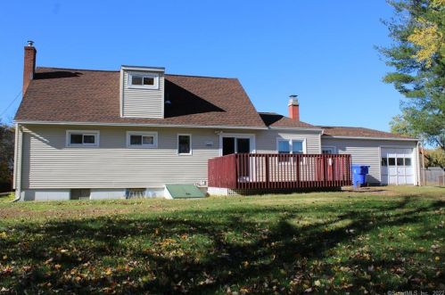 94 Brett Ln, Enfield, CT 06082-4102