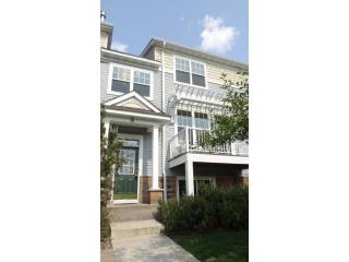 1667 Village Trl, Saint Paul, MN 55109-5811