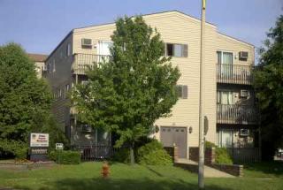 701 Hollycrest Dr, Champaign IL  61821-4211 exterior