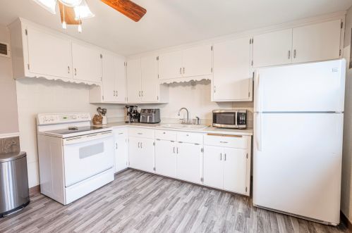 1835 Tripoli Ave, Milwaukee, WI 53207-4085