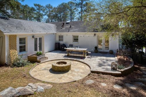 962 Cardova Dr, Atlanta GA 30324-4213 exterior