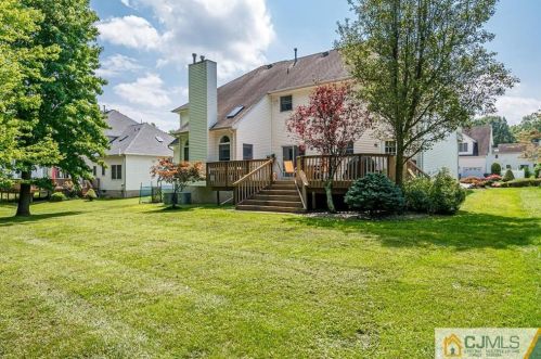 16 Sonia Ct, Edison NJ 08820-4443 exterior