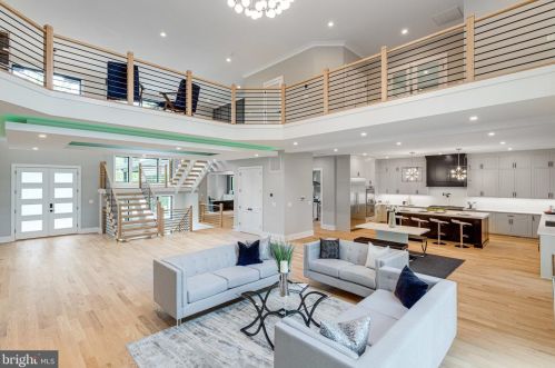 1520 Brookhaven Dr, Mc Lean VA  22101-4127 exterior