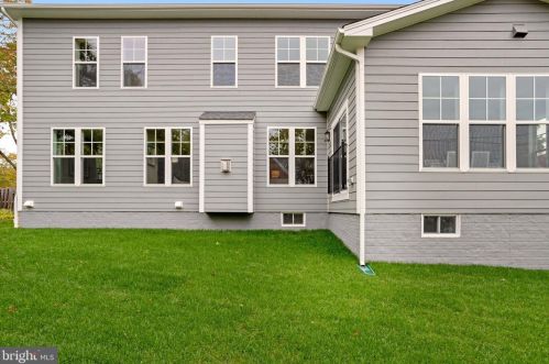 920 Darton Dr, Alexandria VA 22308-2021 exterior