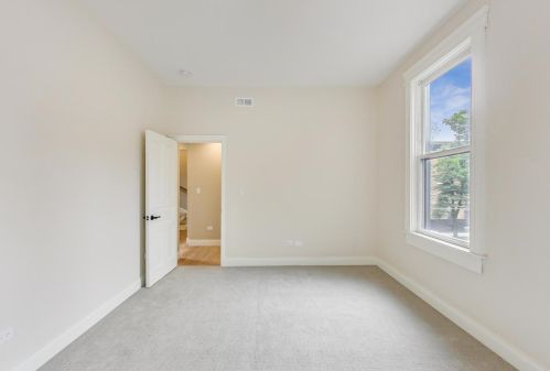 2779 Kenmore Ave, Chicago IL  60614-1305 exterior