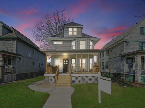 4140 Leclaire Ave, Chicago, IL 60641-1438