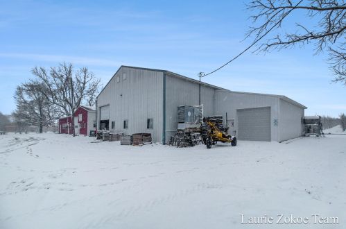 9265 Kenowa Ave, Grand Rapids MI 49534-0067 exterior