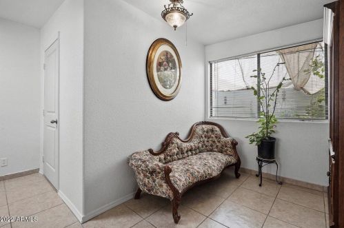 6628 19 St, Phoenix AZ 85022-5011 exterior