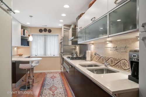 749 Dickens Ave, Chicago IL 60639-3434 exterior