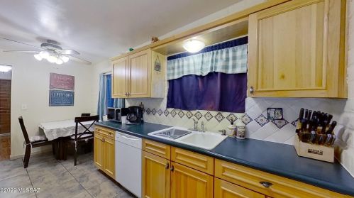 9401 Deer Trl Cir, Tucson AZ 85710-8034 exterior