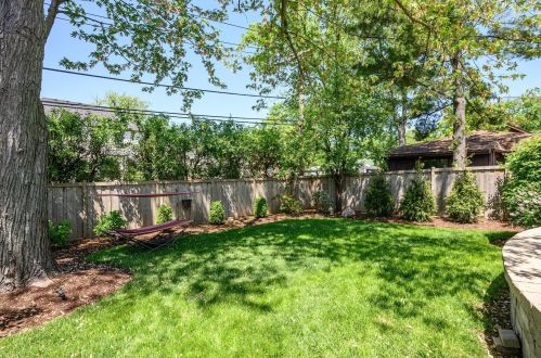 562 Linden Ave, Elmhurst IL 60126-4029 exterior