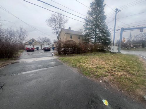 524 Westfield St, West Springfield MA 01089-3865 exterior