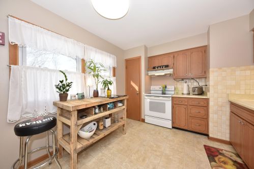 5071 Colonial Ct, Milwaukee WI 53220-2012 exterior