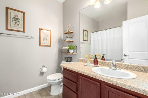 8772 Perry Park Cir, Tucson AZ 85730-1302 exterior