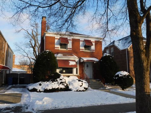 10047 Artesian Ave, Chicago, IL 60655-1053