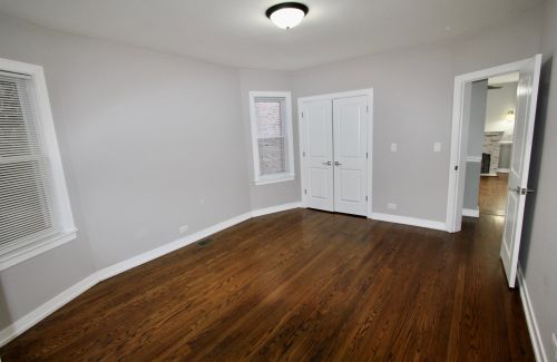 7705 Bennett Ave, Chicago IL  60649-4605 exterior