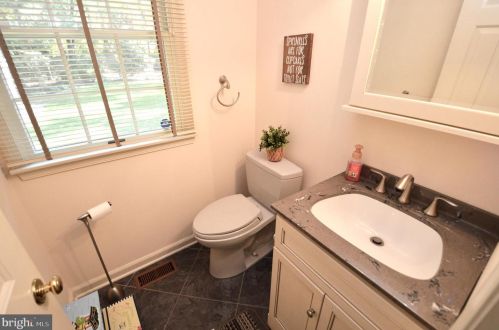 1 Bradford Dr, Southampton NJ  08088-8678 exterior