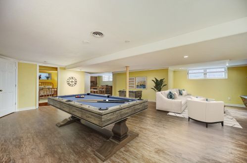 8660 Kildeer Ct, Milwaukee WI 53209-1320 exterior