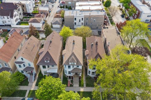 2252 Lawndale Ave, Chicago IL 60629-4345 exterior