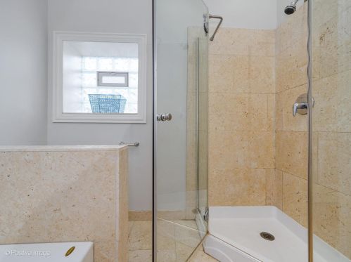 2312 Mclean Ave, Chicago IL 60647-4162 exterior