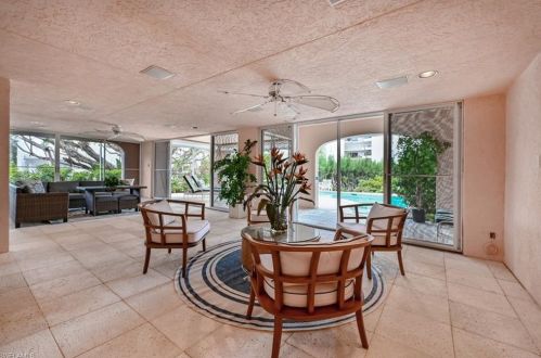 30 Casa Mar Ln, Naples FL 34103-3685 exterior