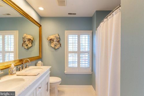 411 Fairfax St, Alexandria VA 22314-3809 exterior