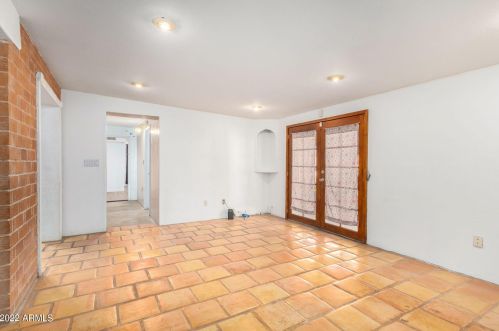 2116 Avalon Dr, Phoenix AZ 85015-5605 exterior